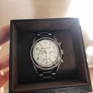 SILVER MICHAEL KORS WATCH